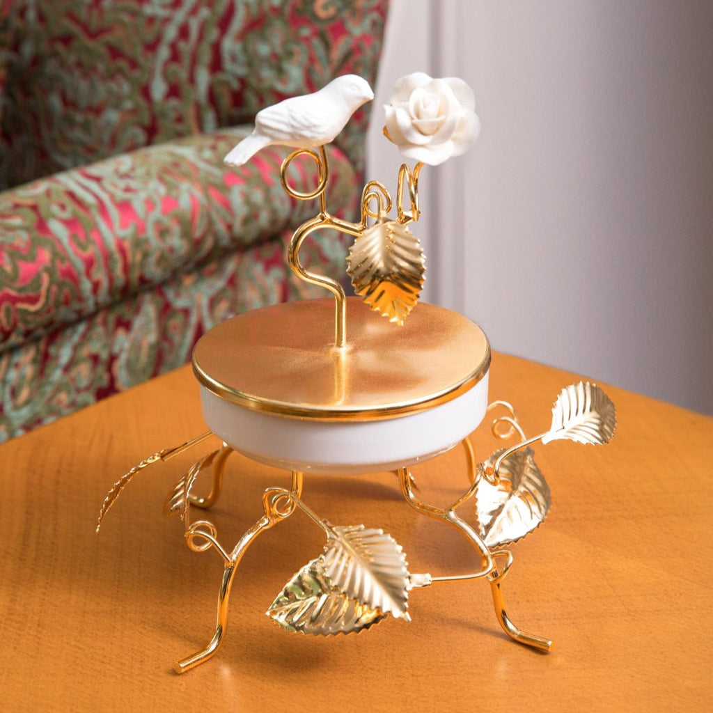 WHITE PORCELAIN SNACK BOWL ON FOOT WITH LID, FLOWER AND BIRD COLLECTION