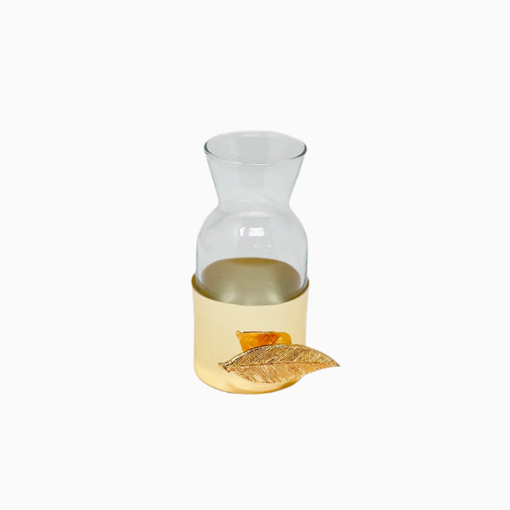 DRINKING GLASS WITH GOLDEN FLAT LEAF