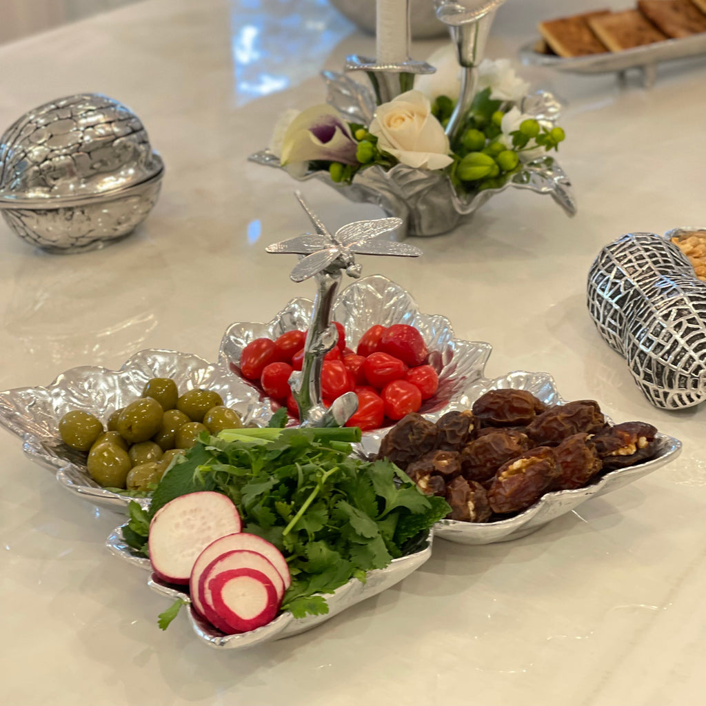 SILVER LEAF-SHAPED SNACK PLATE WITH DRAGONFLY HANDLE