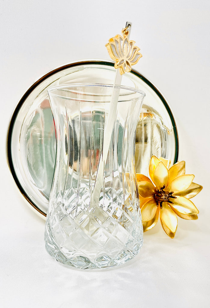 SIX-PERSON GLASS TEA CUP SET