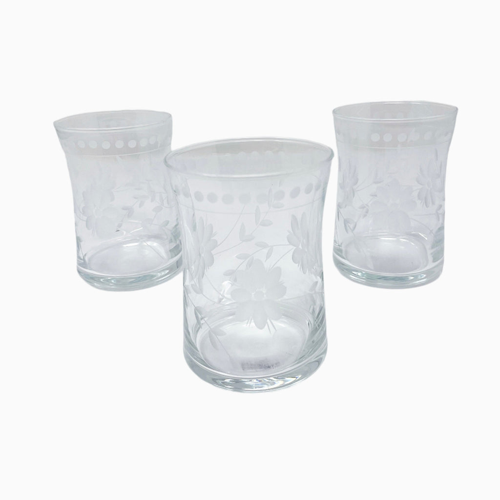 SIX-PIECE WHITE FLORAL DECORATED DRINKING GLASS SET